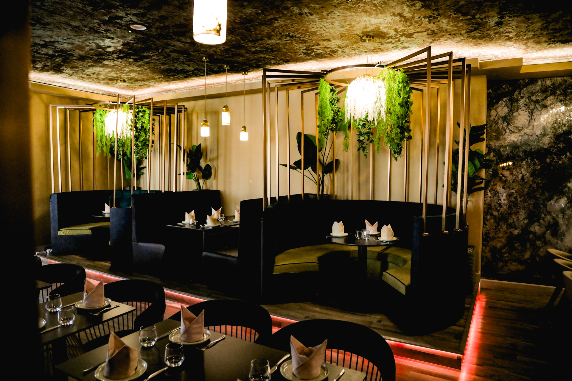 Wide view of the dining room at Aurora's Experience